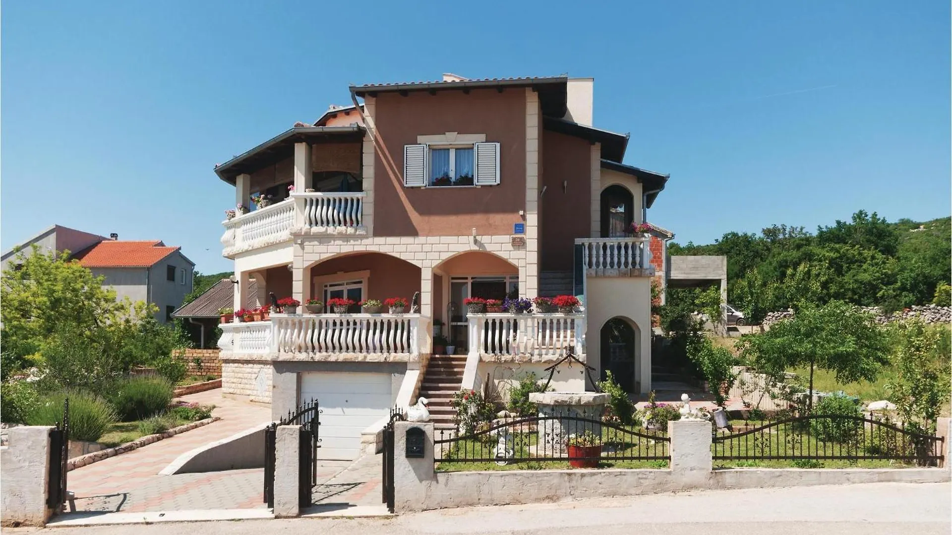 Awesome Apartment In Maslenica With Kitchen