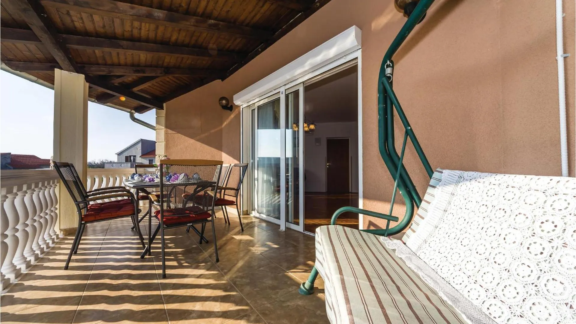 Awesome Apartment In Maslenica With Kitchen Horvátország